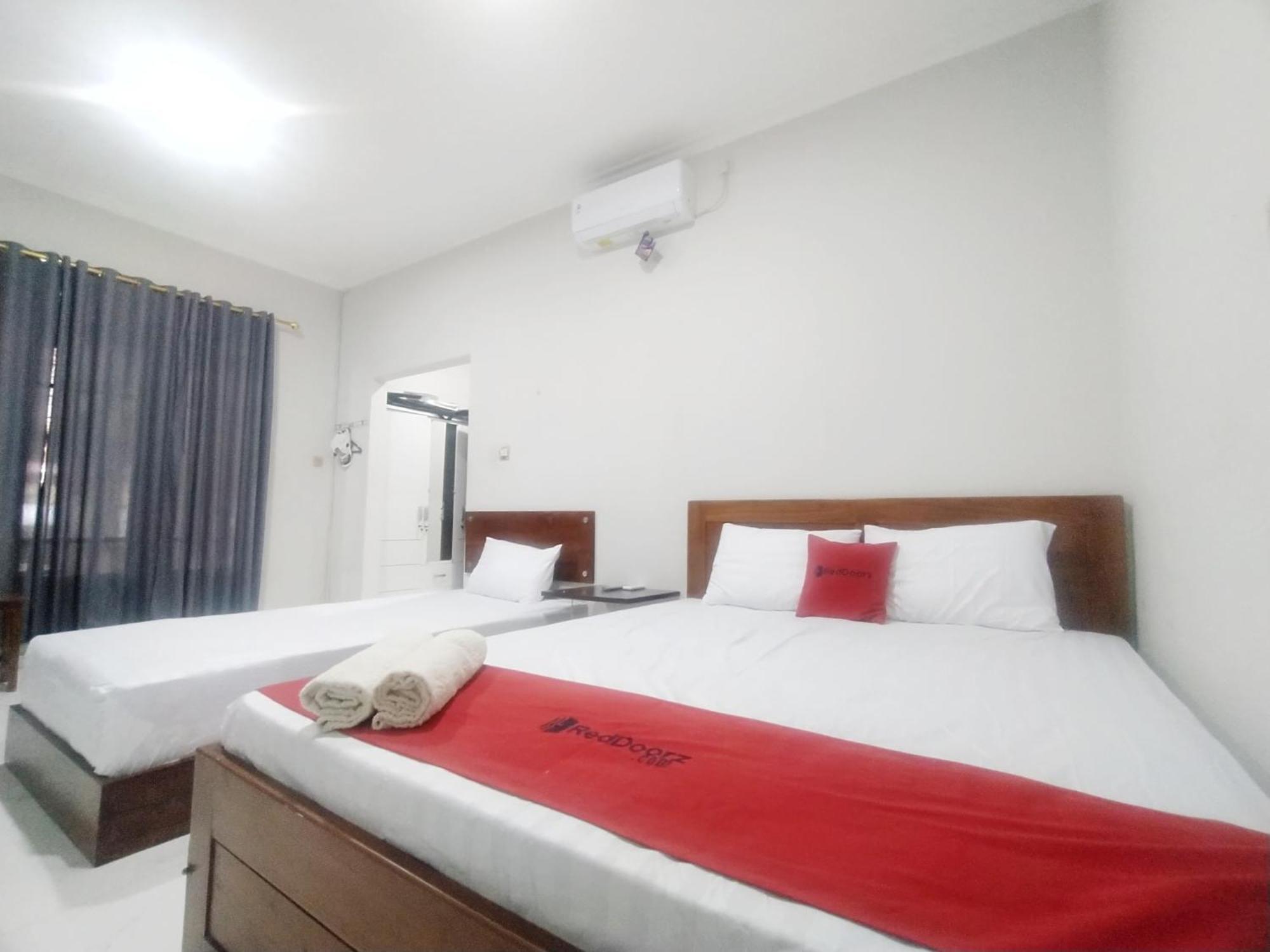 Hotel Reddoorz Syariah Near Stasiun Purwokerto Extérieur photo