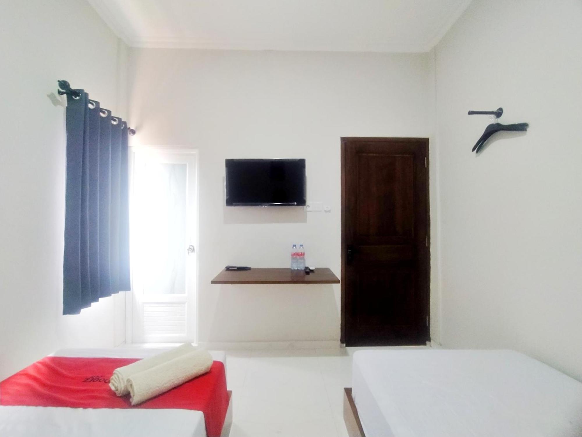 Hotel Reddoorz Syariah Near Stasiun Purwokerto Extérieur photo