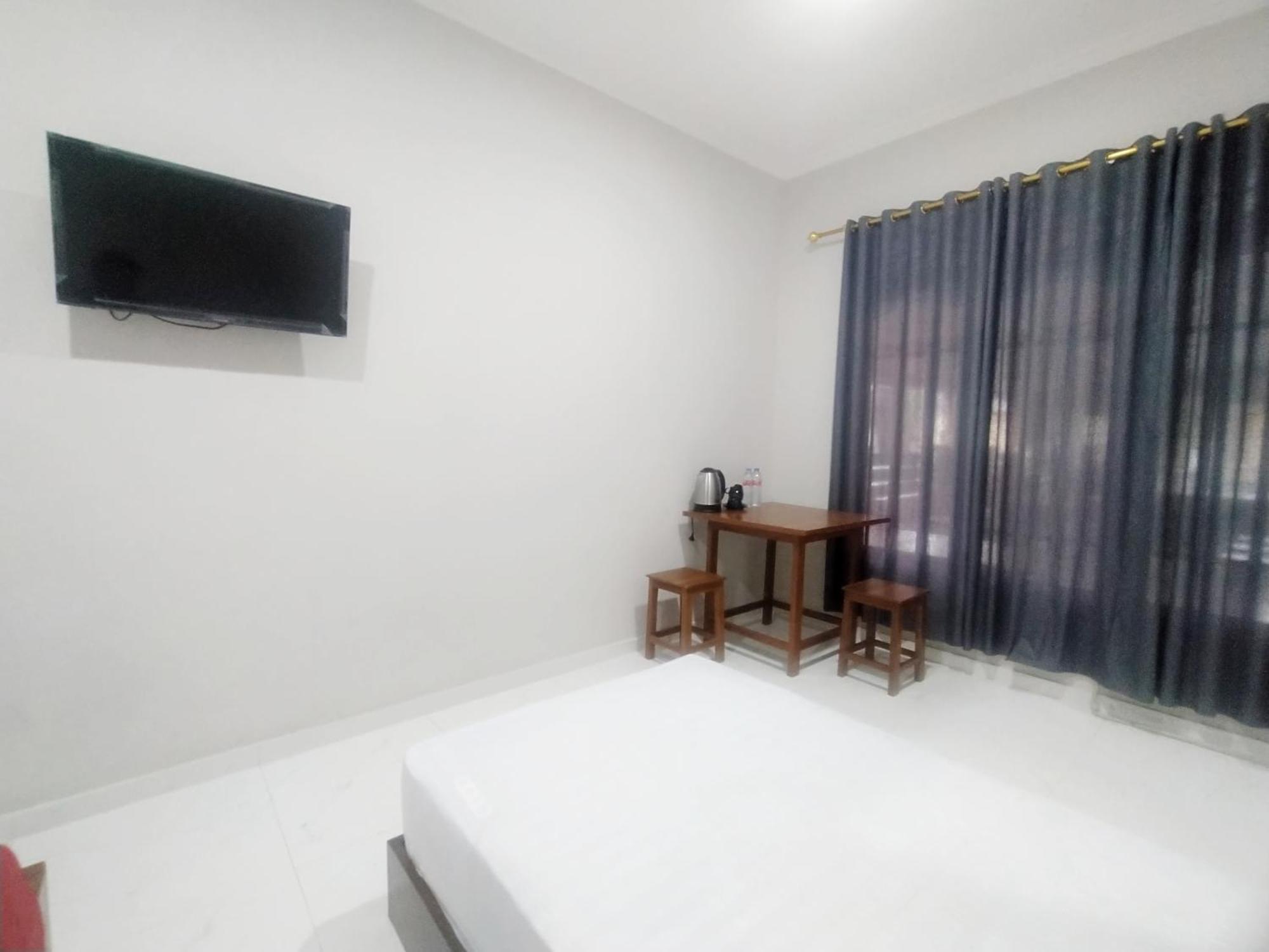 Hotel Reddoorz Syariah Near Stasiun Purwokerto Extérieur photo
