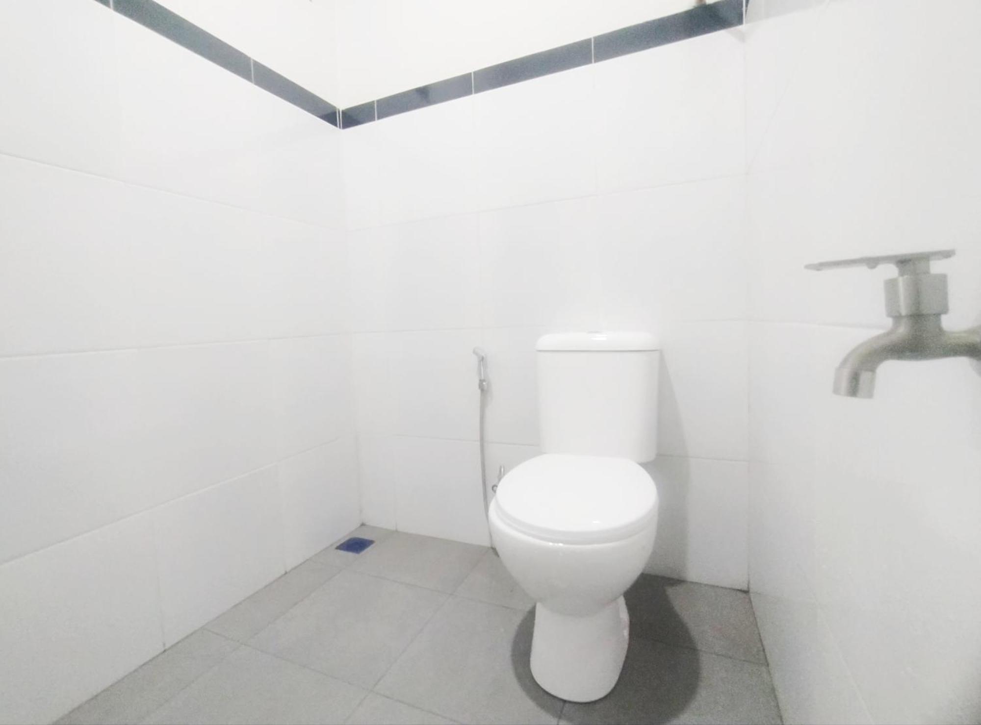 Hotel Reddoorz Syariah Near Stasiun Purwokerto Extérieur photo
