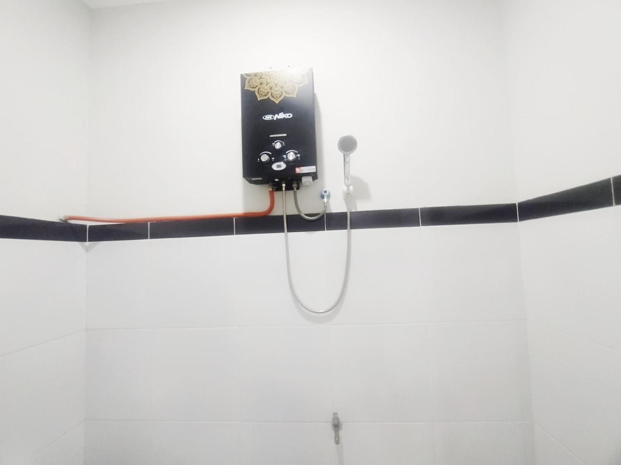 Hotel Reddoorz Syariah Near Stasiun Purwokerto Extérieur photo