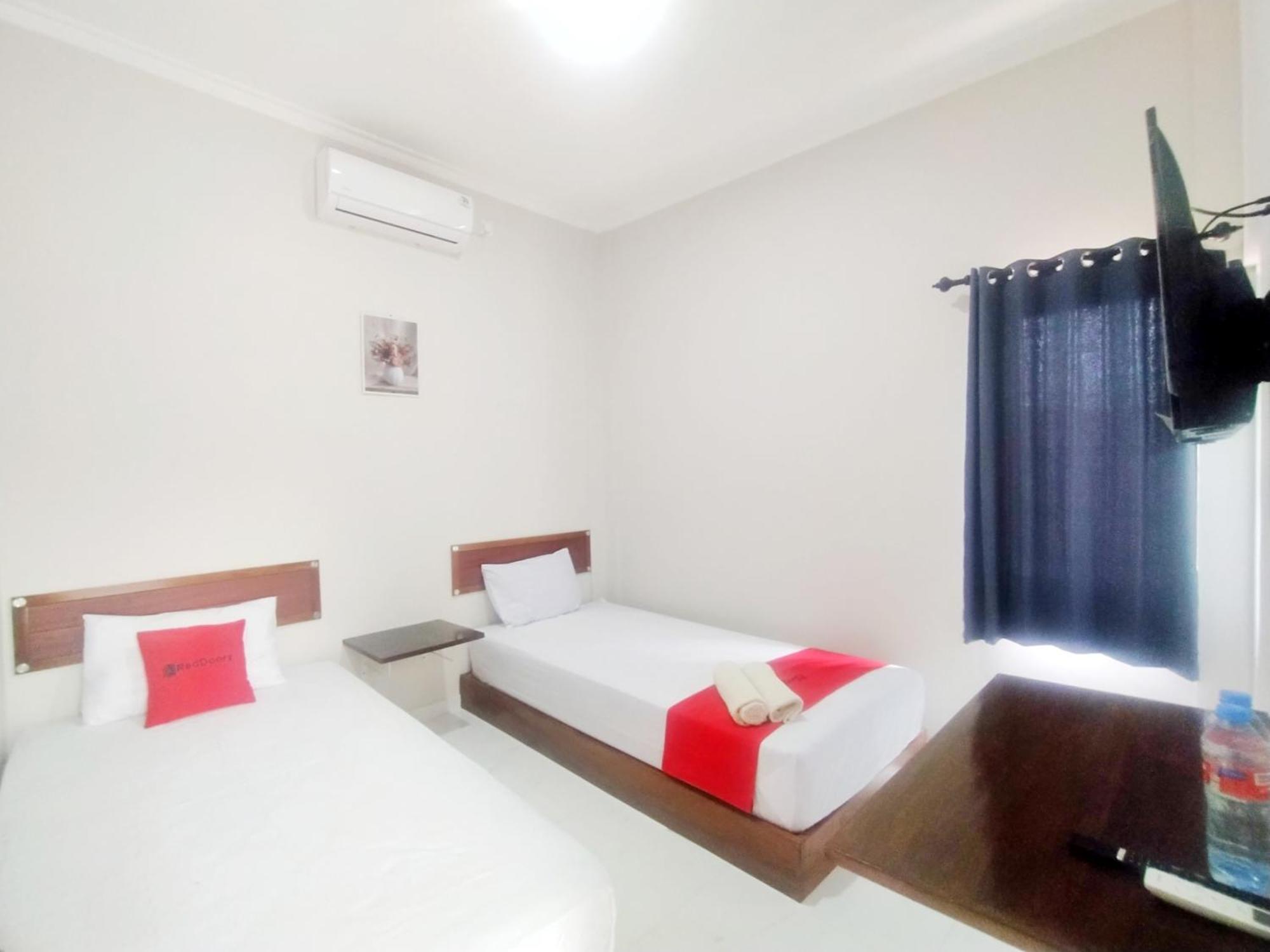 Hotel Reddoorz Syariah Near Stasiun Purwokerto Extérieur photo