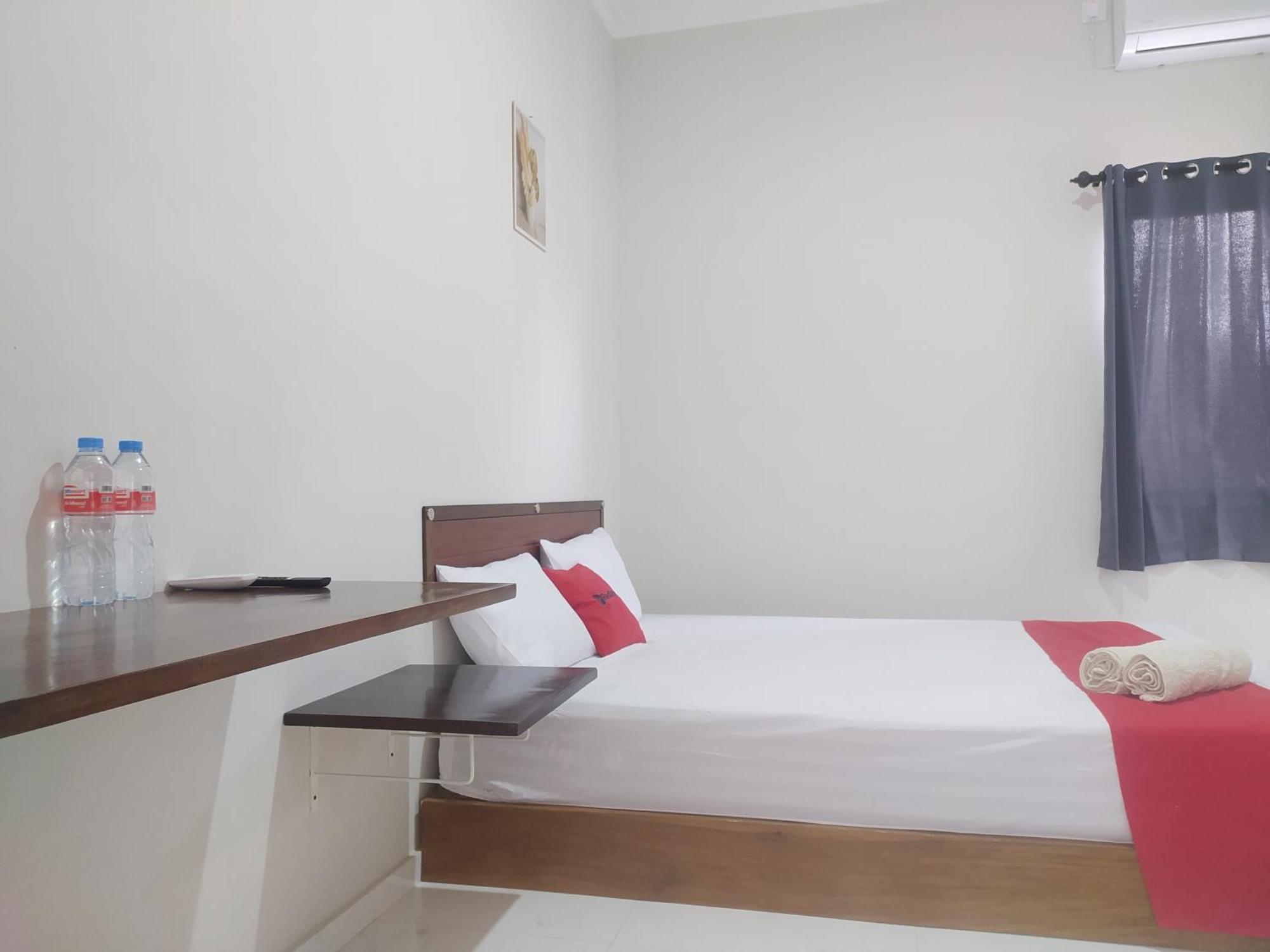 Hotel Reddoorz Syariah Near Stasiun Purwokerto Extérieur photo
