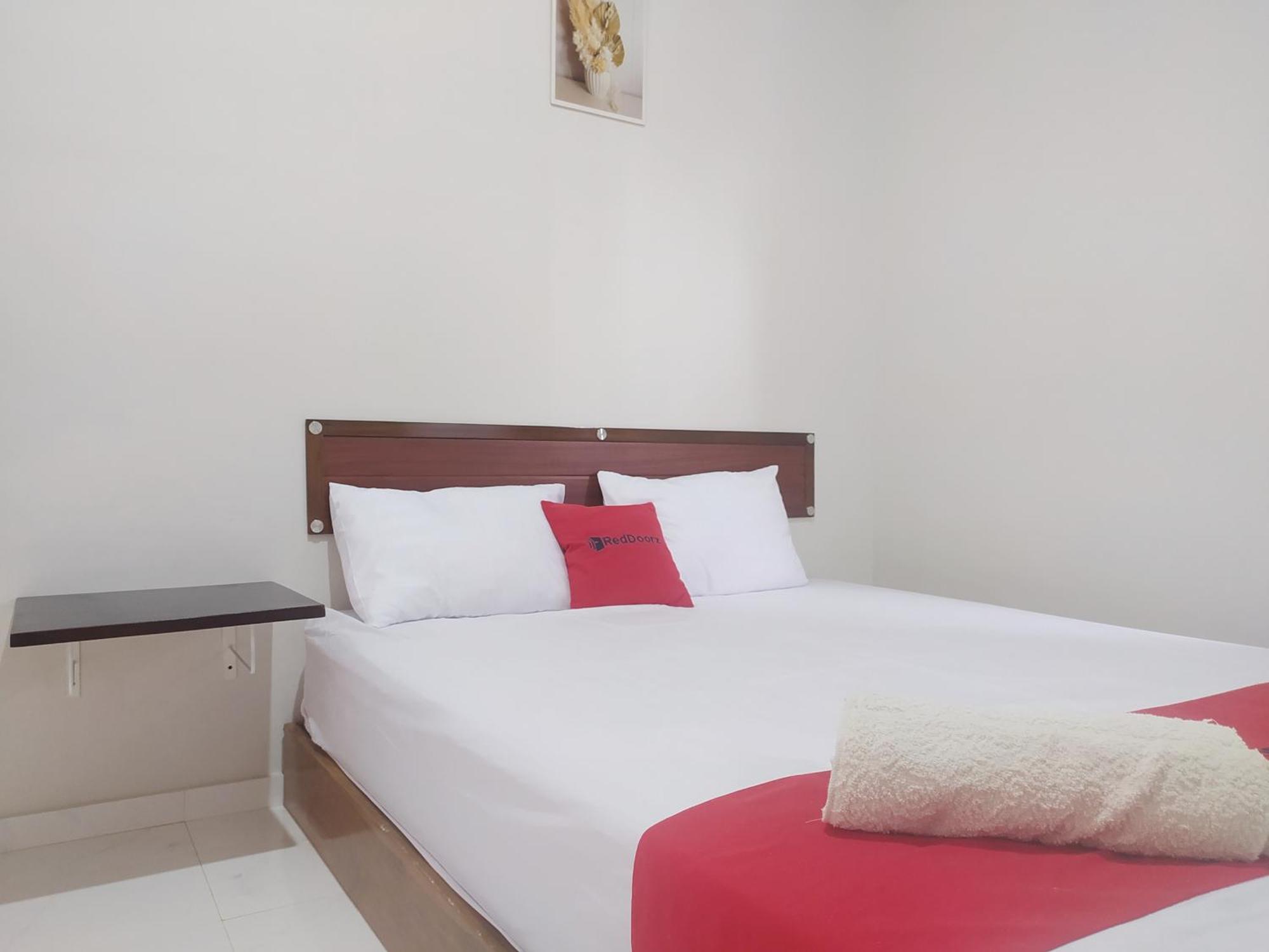 Hotel Reddoorz Syariah Near Stasiun Purwokerto Extérieur photo