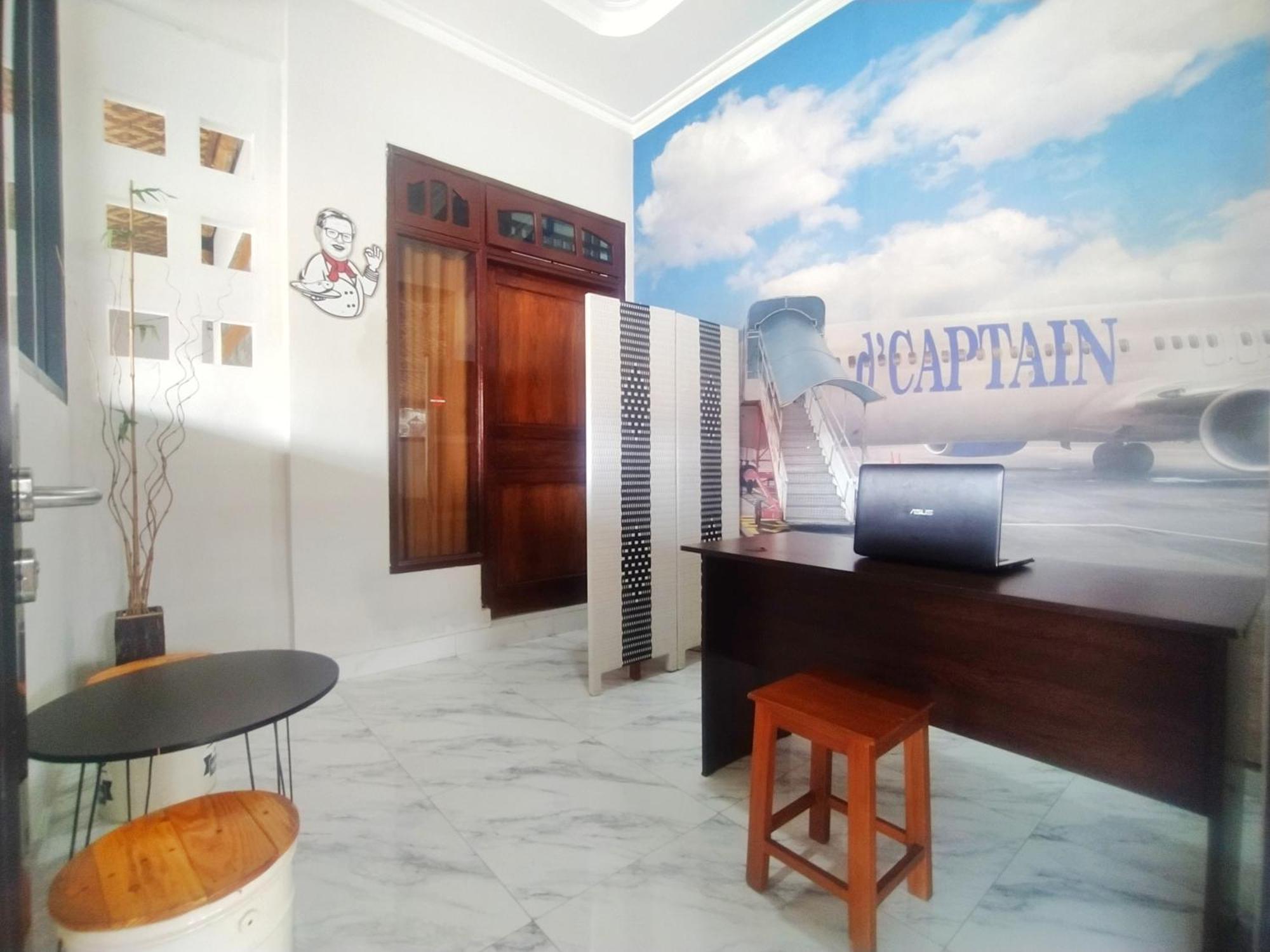 Hotel Reddoorz Syariah Near Stasiun Purwokerto Extérieur photo
