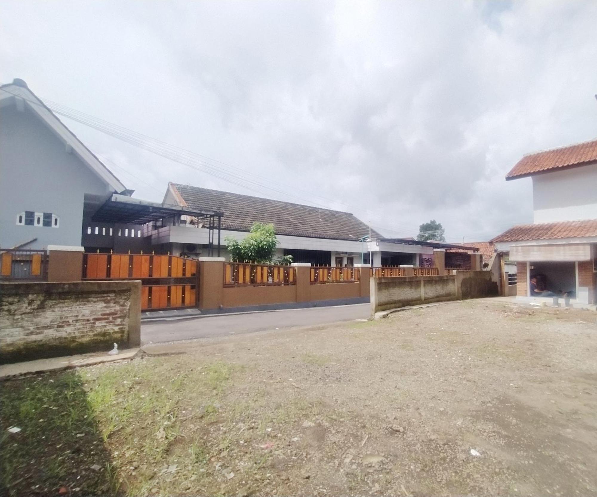 Hotel Reddoorz Syariah Near Stasiun Purwokerto Extérieur photo